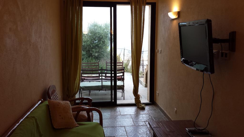 Castelia Hotel Lumio  Room photo